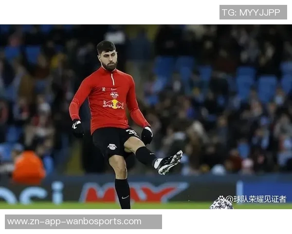 阿莫林战术调整曼联频繁长传避免后场失误引发关注